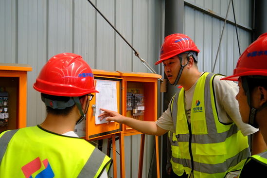 物資檢查3 王蘇林攝.JPG