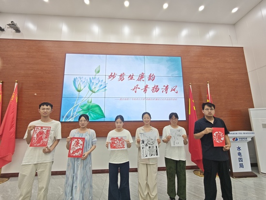 創作合影(攝影:劉樂).jpg